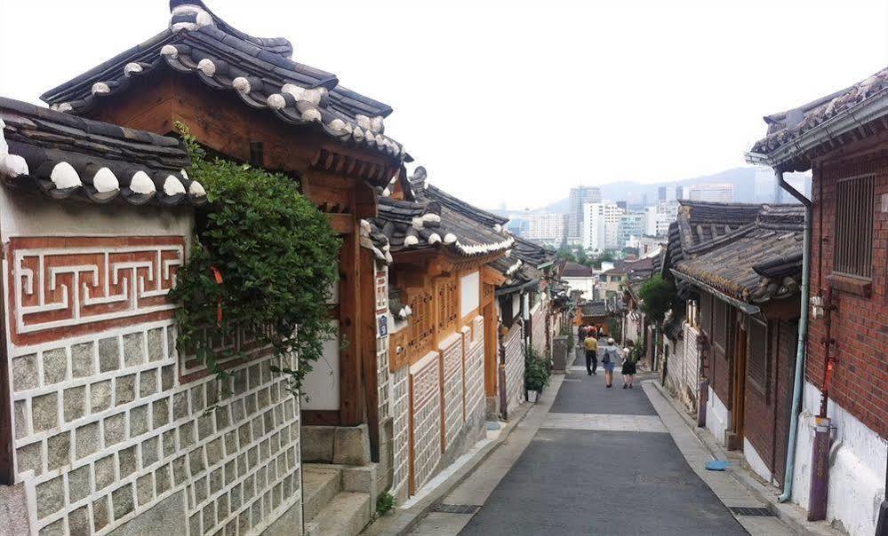 24 Guesthouse Jongno Tower Seoul Bagian luar foto