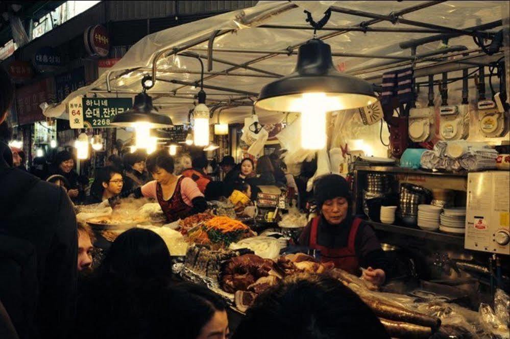 24 Guesthouse Jongno Tower Seoul Bagian luar foto