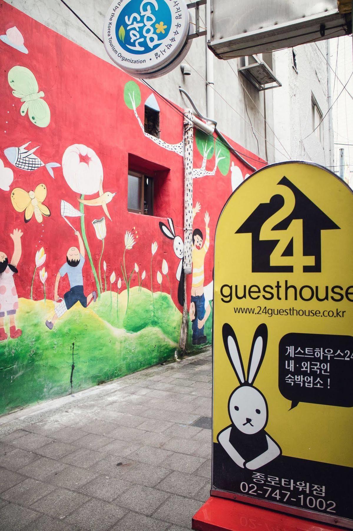 24 Guesthouse Jongno Tower Seoul Bagian luar foto