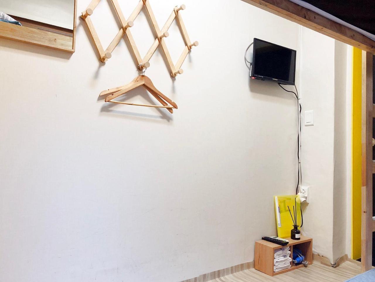 24 Guesthouse Jongno Tower Seoul Bagian luar foto