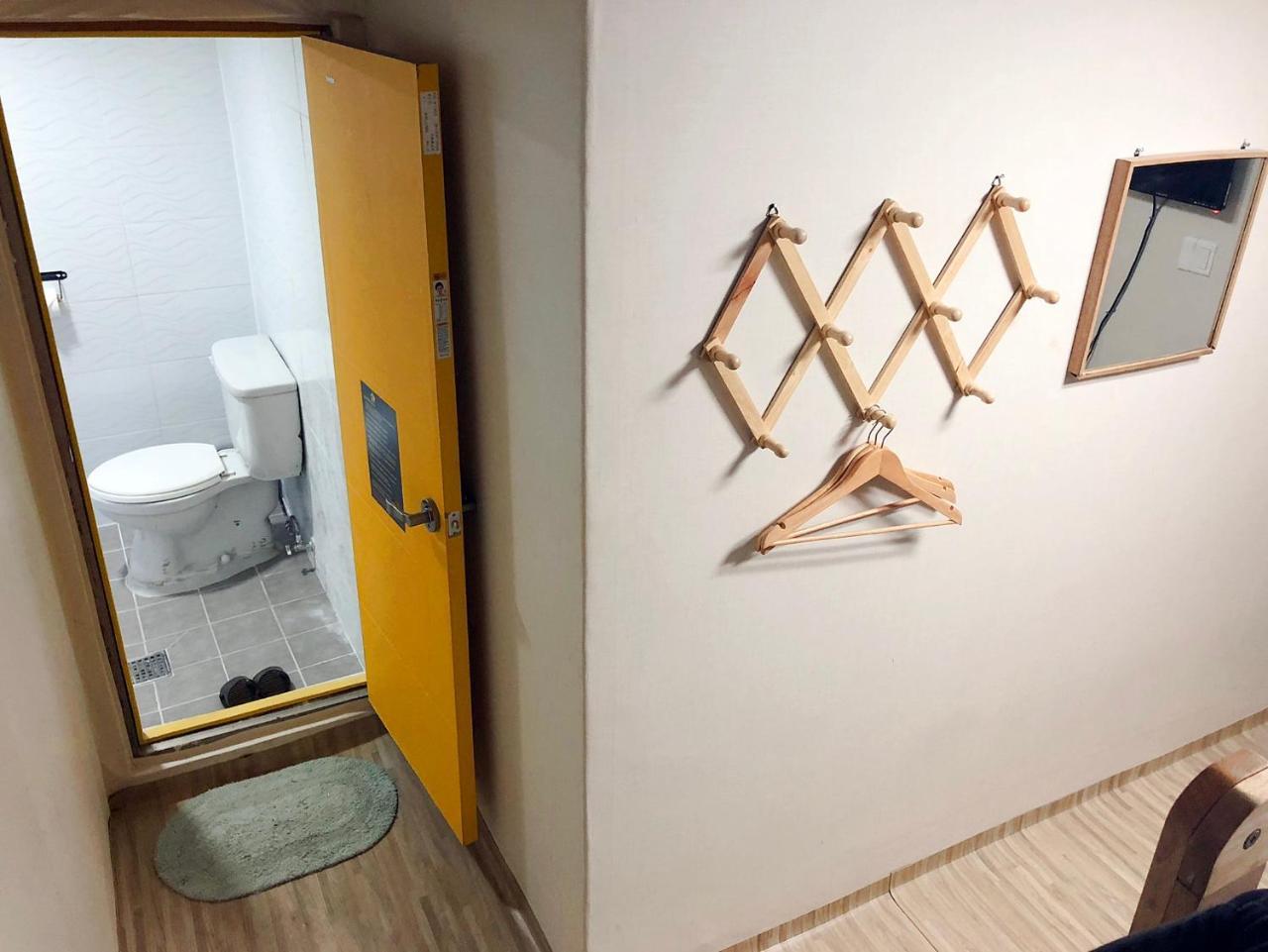 24 Guesthouse Jongno Tower Seoul Bagian luar foto