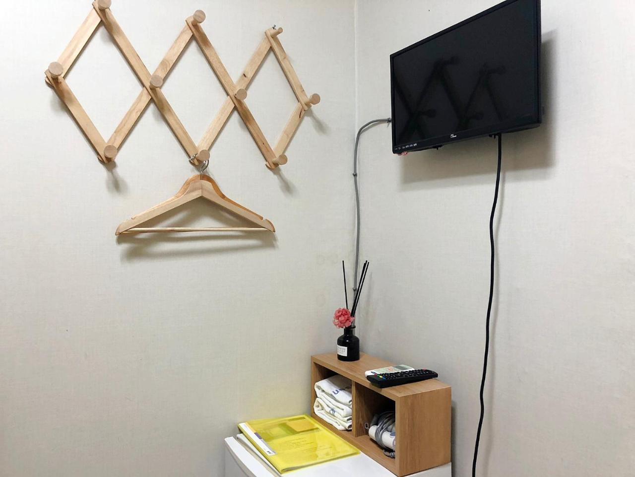 24 Guesthouse Jongno Tower Seoul Bagian luar foto