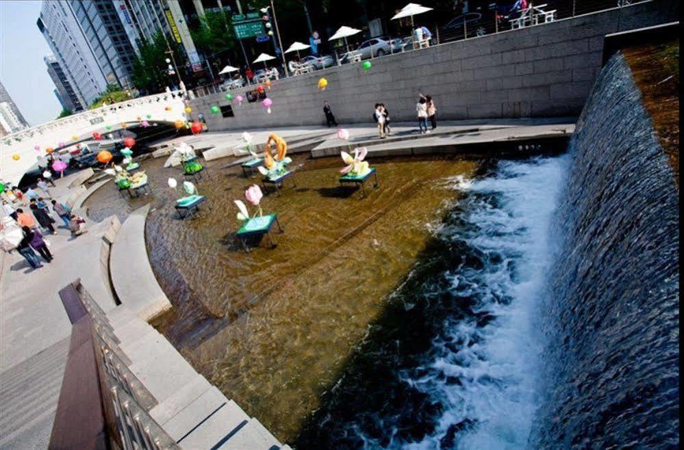 24 Guesthouse Jongno Tower Seoul Bagian luar foto